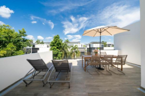 Laguna pool house